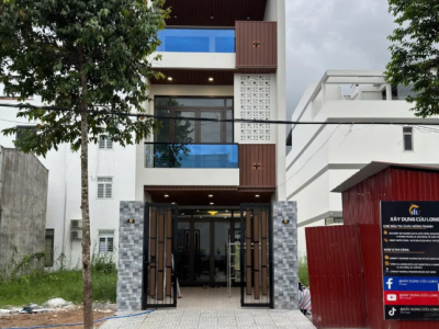 CẬN CẢNH CÔNG TRÌNH NHÀ PHỐ ĐÀ NẴNG ĐẲNG CẤP VỚI HỆ CỬA NHÔM JMA MÀU SOCOLA ANODE